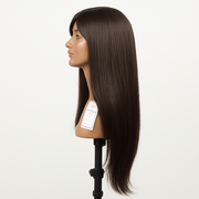 Lange, glatte Perücke in Schokobraun mit sanftem Glanz